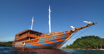 Safariboot KLM Sunshine - Sulawesi und Molukken
