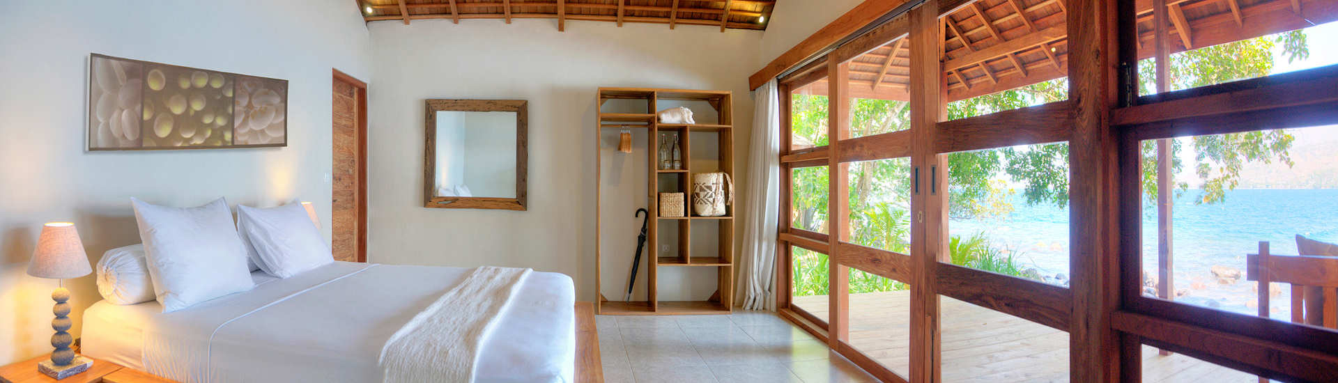 kimatisierter Steinbungalow mit King-Size-Bett 
