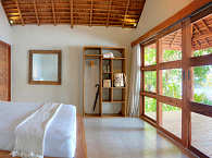 kimatisierter Steinbungalow mit King-Size-Bett 