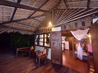 Alor Divers Eco Resort – Strandbungalow mit überdachter Veranda 