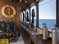Tauchdeck der MV Ambai 