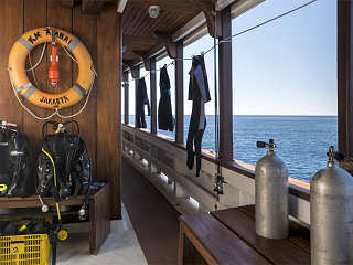 Tauchdeck der MV Ambai 
