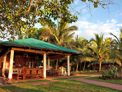 Das halboffene Restaurant des Resorts 