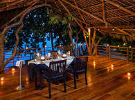 Candlelight-Dinner im Baumhaus 
