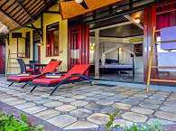 Terrasse eines Zimmers im Haupthaus 
