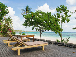 Sonnendeck – Bara Beach Resort, Bira 