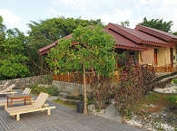 Restaurant mit Sonnendeck – Bara Beach Resort 