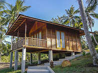 Superior Hillside Bungalow 