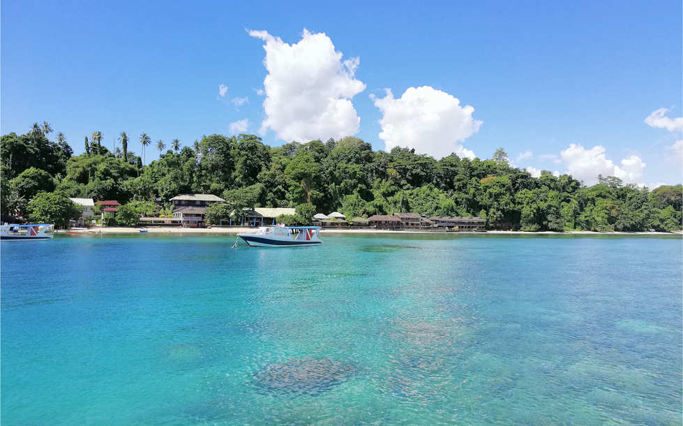 Bastianos Bunaken Resort & Dive Center 