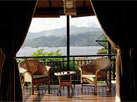 Zimmer mit Blick über die Lembeh Strait 