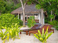 Beach Villa am Strand mit Meerblick – Selayar Dive Resort, Süd Sulawesi 