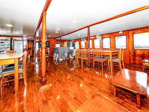 Salon auf der Blue Shark One