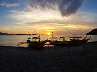 Sonnenuntergang – am Hotelstrand des Buceo Anilao 