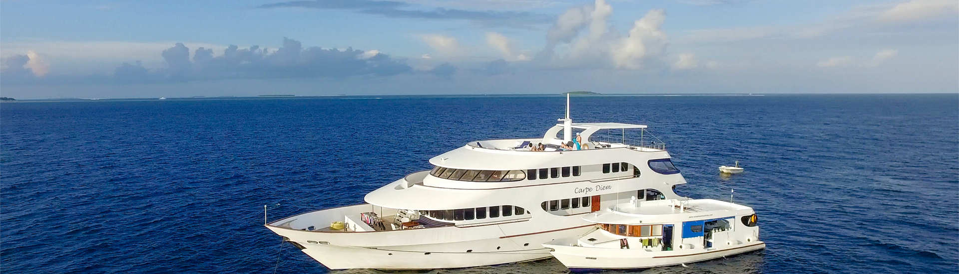 Carpe Diem Maldives mit ihrem Tauch-Dhoni 