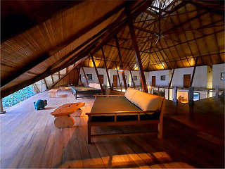 Galerie im Haupthaus des Coral Eye Boutique Resort 