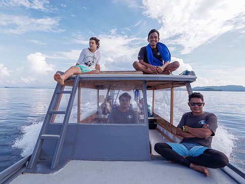 unterwegs auf einem der Tauchboote des Dive Centers auf Bangka 