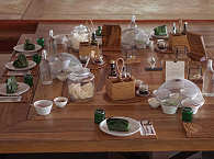 Gemeinschaftstisch im Haupthaus · Coral Eye Boutique Resort 