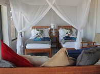Twin Bed Room – Corasiida Guest House  