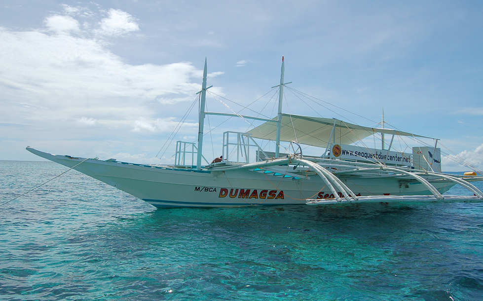 Traditionelle Banka – Tauchboot der Tauchbasis Devocean