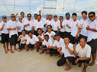 Crew der der MSY Dewi Nusantara · Safariboot Indonesien 