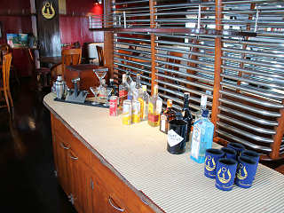 Bar der Dewi Nunsantar im Salon auf dem Hauptdeck 