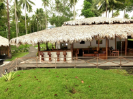 Restaurant und Bar des Dive into Lembeh 