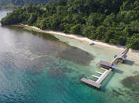 Tauchurlaub Raja Ampat · Resort und Tauchbasis auf Waigeo 