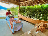 Massagehäuschen am Strand des Tauachresorts 