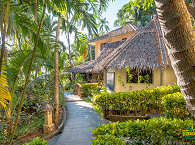 Gartenanlage der Easy Divers in Sipalay 