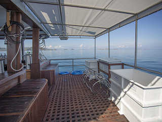 Tauchdeck · Liveaboard Emperor Harmoni · Raja Ampat, Komodo und Bandasee 