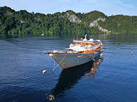 Liveaboard Harmoni · Tauchsafaris Indonesien 