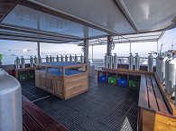 Tauchdeck der Emperor Harmoni  · Liveaboard Raja Ampat, Komodo und Bandasee 