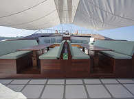 Sitzgelegenheiten auf dem Hauptdeck · Emperor Harmoni · Indonesien 