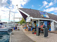 Tauchbasis Fluid Tahiti am Pier von Punaauia 