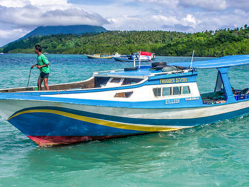 Tauchboot der Froggies Divers Bunaken, Sulawesi 