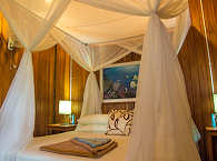 Innenausstattung eines Superior Bungalows im Froggies Divers Resort Bunaken  
