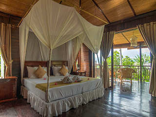 Bungalow mit Blick auf die Lembeh Strait 