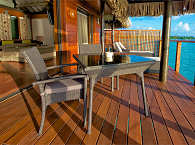 Terrasse ehes Wasserbungalows 