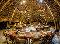 Outdoor Restaurant am Strand 
