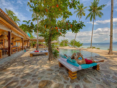 Am Pool des Kuda Laut Boutique Resort