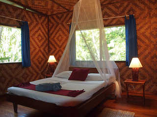 Bungalow innen – Lissenung Island Resort 