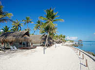 Lagoon Bungalows am Sandstrand im Maitai Hotel Rangiroa