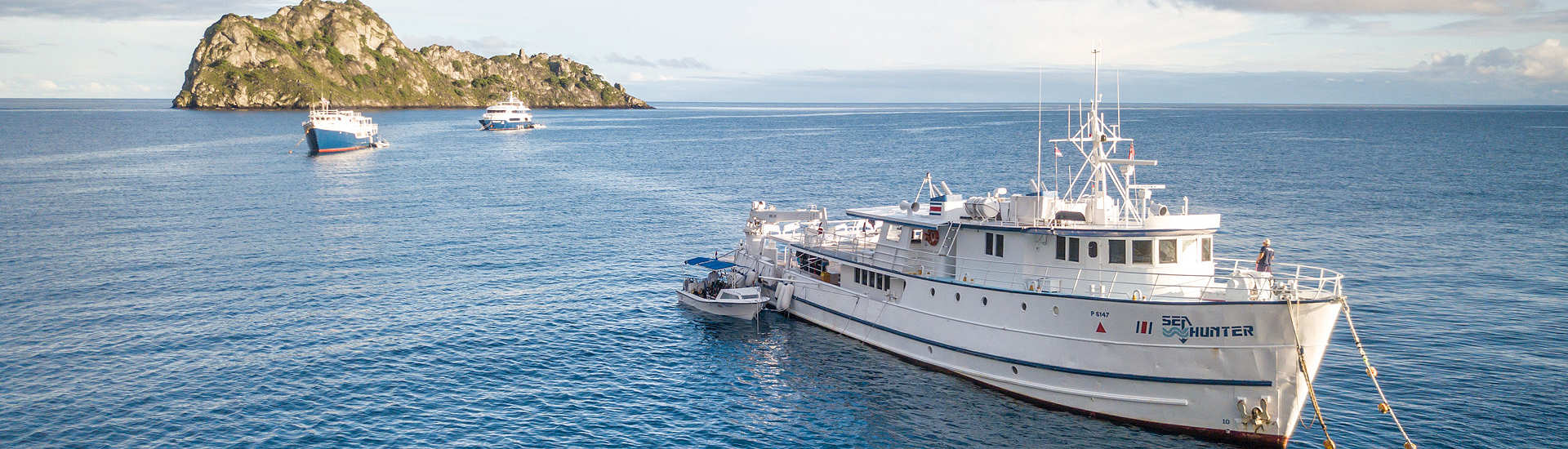 Liveaboards an der Isla Manuelita · Tauchsafaris Cocos Island 