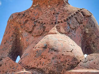 Tiki-Statue auf Nuku Hiva · Marquesas Inseln, Französisch-Polynesien 
