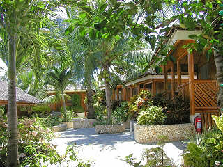 Bungalows im Magic Island Dive Resort 