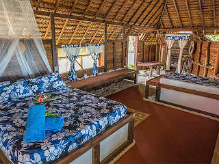 Geräumiger Bungalow mit drei Betten 