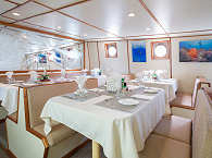 Restaurant · M.V. Sea Hunter · Tauchsafaris Cocos 
