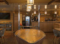 Schiffsbar im Salon der Emperor Harmoni 