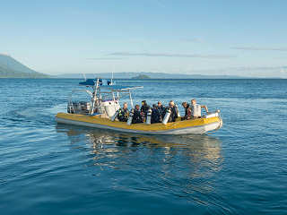 Zodiac der MV Oceania · Liveaboard Papua-Neuguinea 