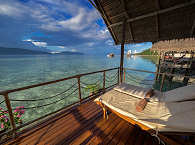 Blick auf die Dampier Strait  – Papua Explorers Resort, Indonesien 